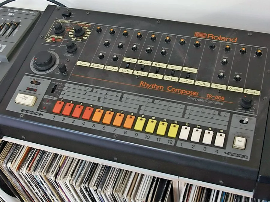 Syntezator Moog modularny, Roland TR-808, Roland TB-303