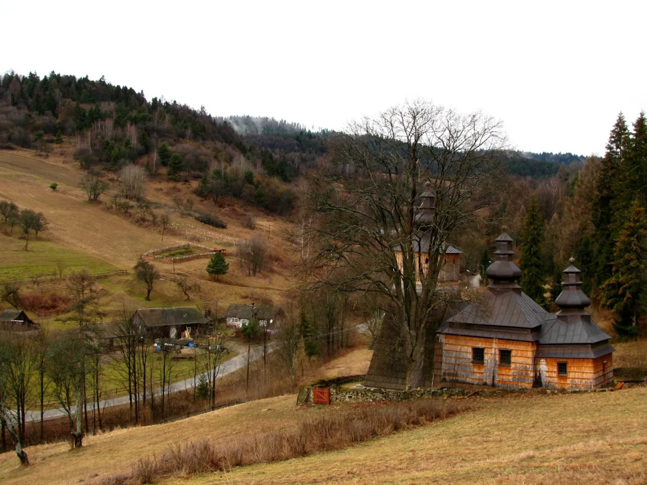 Drewniana cerkiew G&oacute;ry Leluchowskie