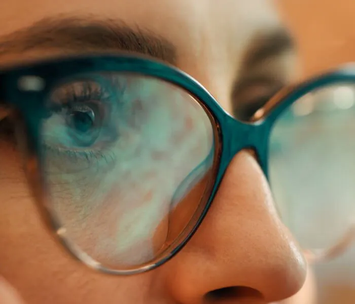 okulary z powłoką antyrefleksyjną zbliżenie