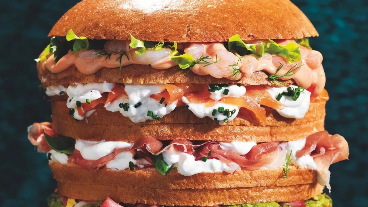 panettone gastronomico assemblato a strati