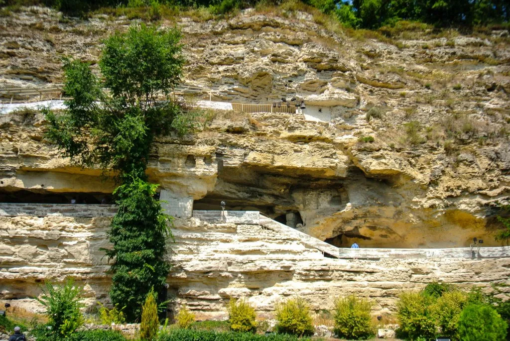 Monastyr Aładża widok z zewnątrz