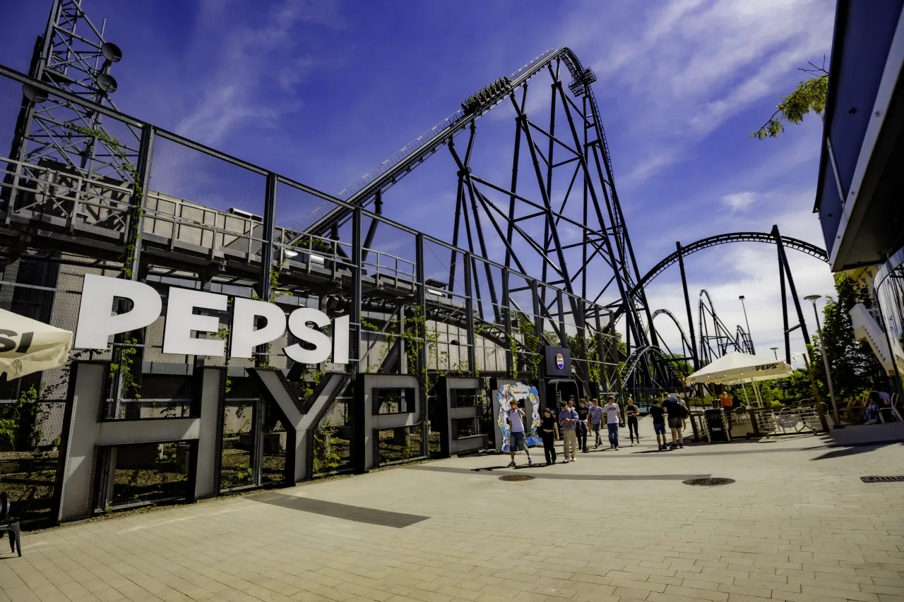 Hyperion vs Zadra porównanie rollercoasterów