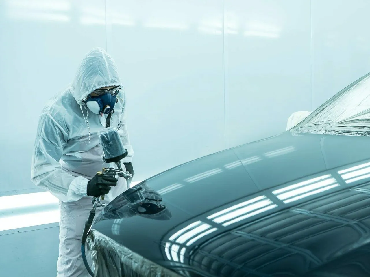 Matowienie zderzaka papierem ściernym