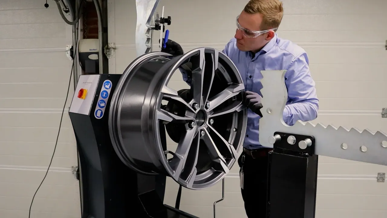 prostowanie felg aluminiowych maszyna hydrauliczna