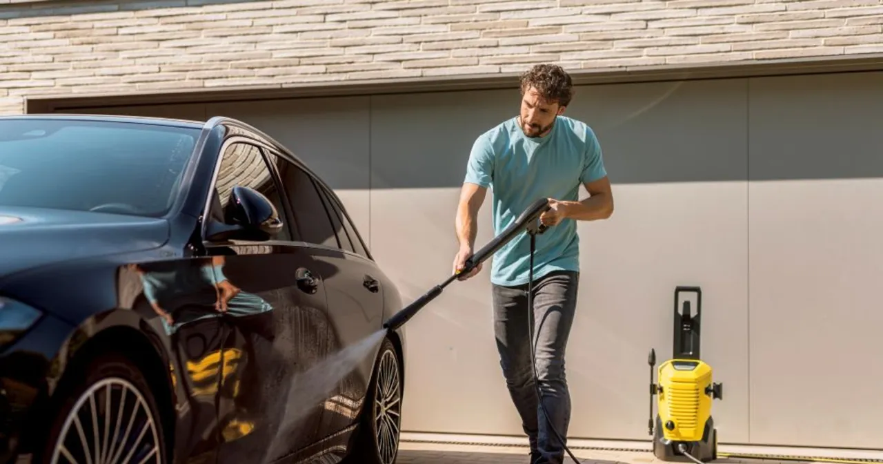 bezpieczne mycie samochodu lancą