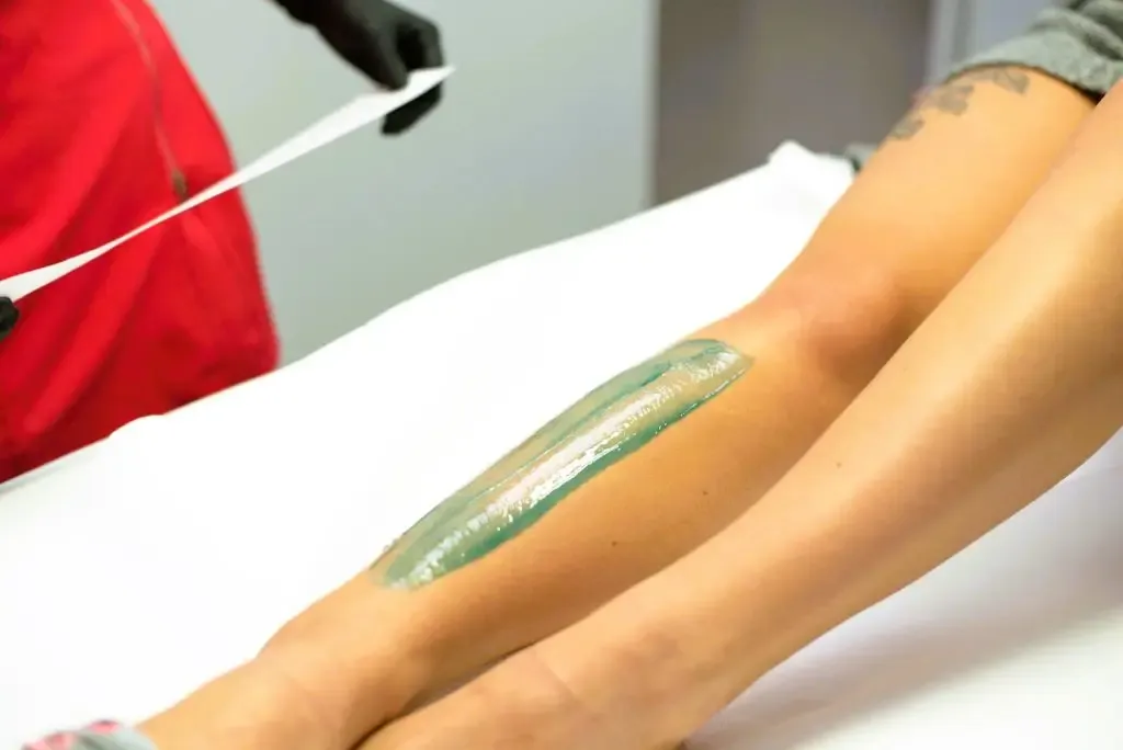 czynniki wpływające na odrastanie włosów po depilacji woskiem