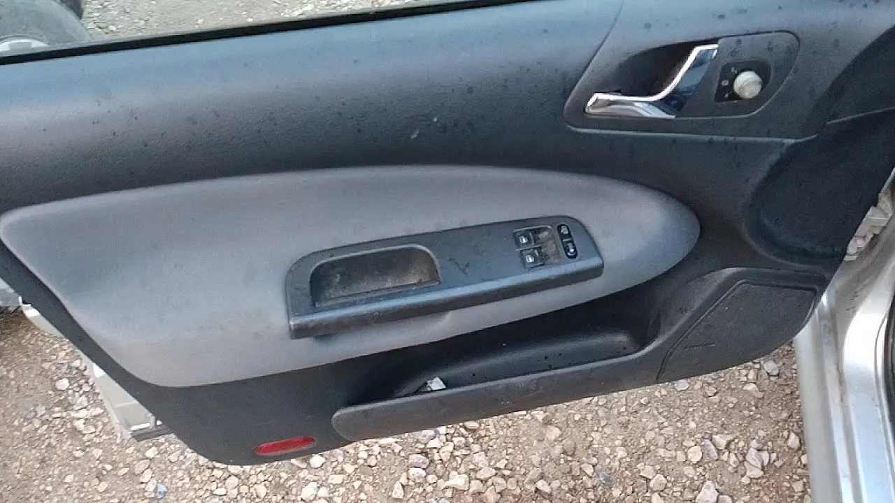 demontaż boczka drzwi skoda octavia 1