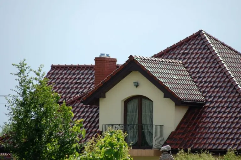 komin zewnętrzny na zabytkowym budynku