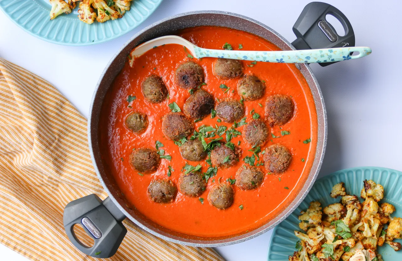 kolorowe danie wegetariańskie z soczewicą