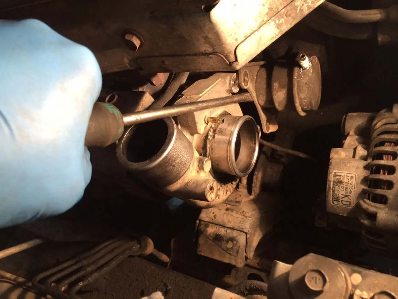 Uszkodzona turbosprężarka w silniku diesla