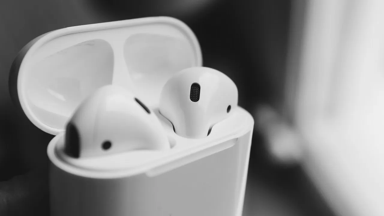 Zdjęcie Jak podłączyć AirPods do laptopa - proste kroki i porady