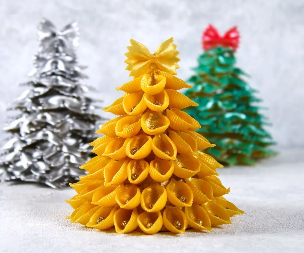 inspiracje choinka z makaronu