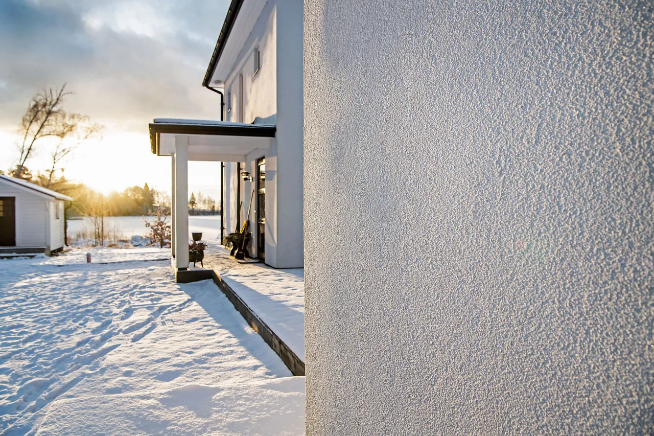 znaczenie wyboru tynku silikonowego dla trwałości elewacji