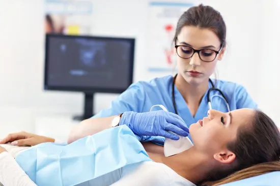 lekarz endokrynolog, konsultacja medyczna tarczyca