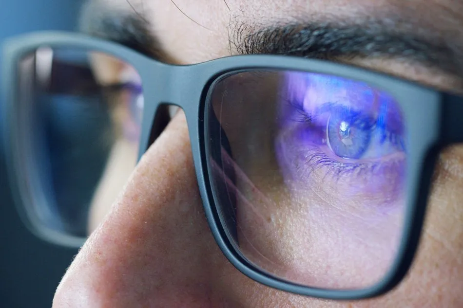 rodzaje filtr&oacute;w światła niebieskiego okulary aplikacja folia