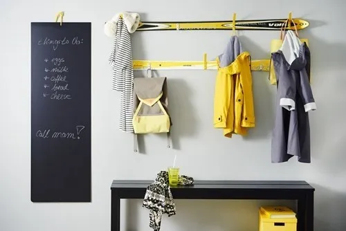 wieszak na narty diy ze starych nart