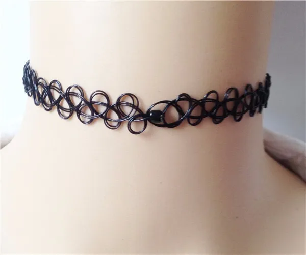 Rodzaje choker&oacute;w, choker aksamitny, choker łańcuszkowy, choker tattoo