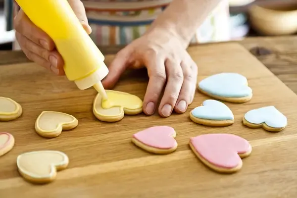 technika kontur i wypełnienie ciastek