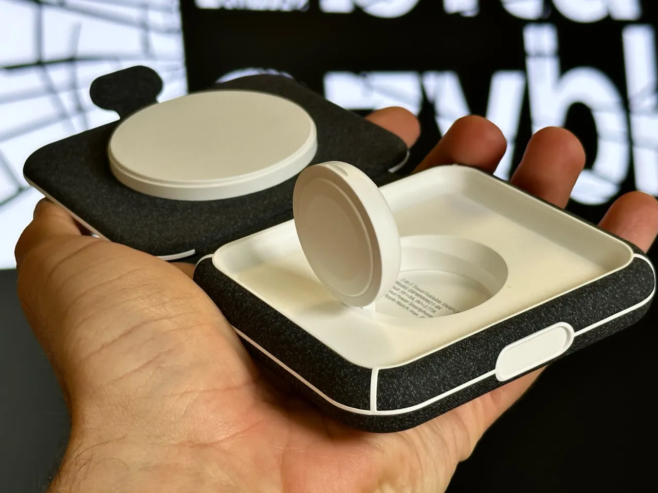 Ładowarka Apple Watch vs iPhone MagSafe