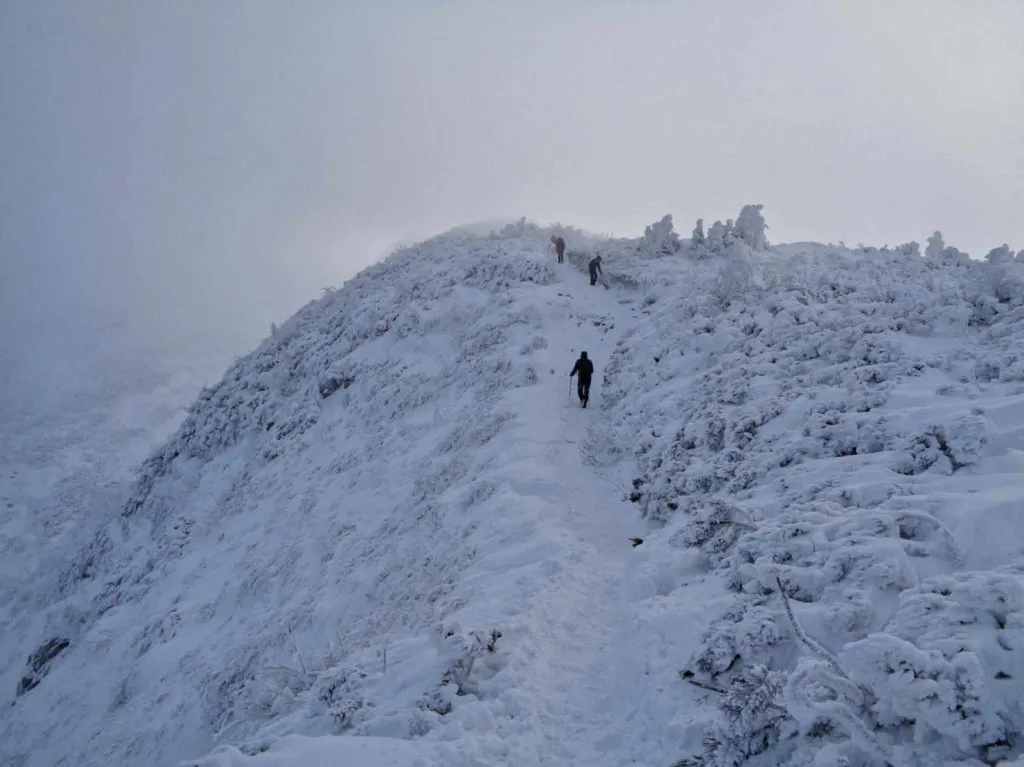 Babia Góra zimą raki czekan