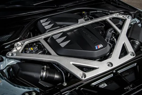 BMW M4 CSL silnik S58