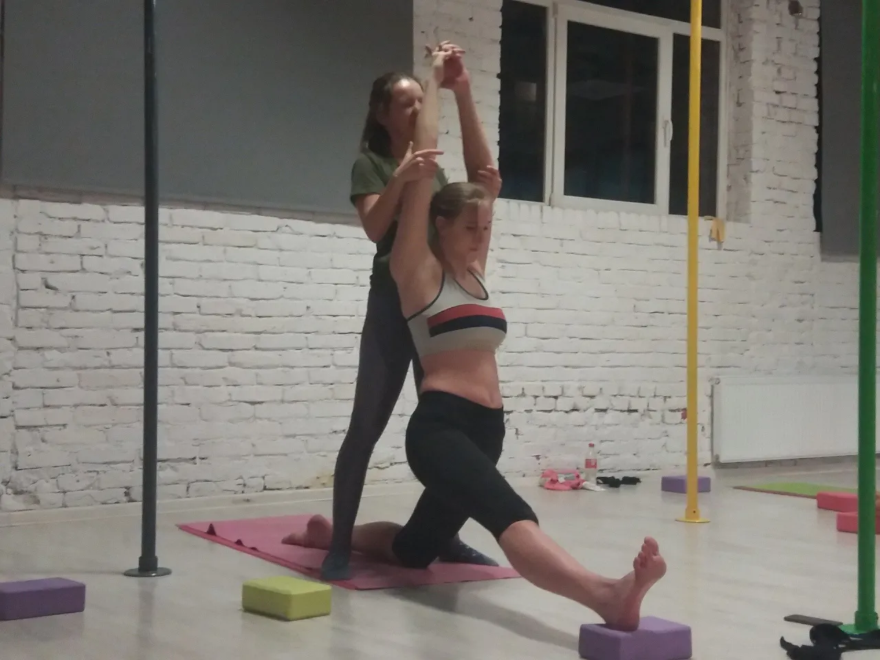 szpagat francuski i turecki porównanie