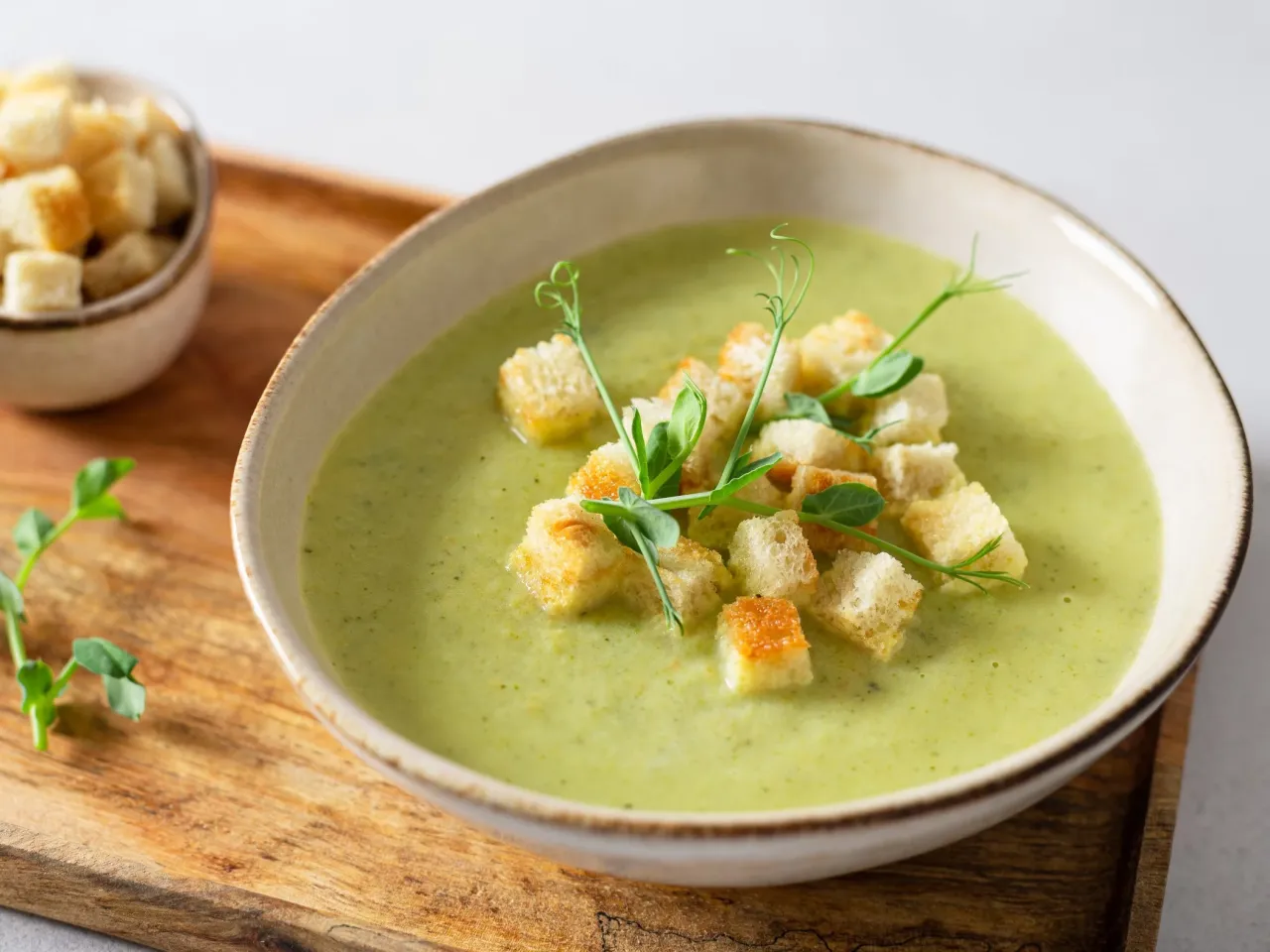 Składniki na zupę krem z cukinii