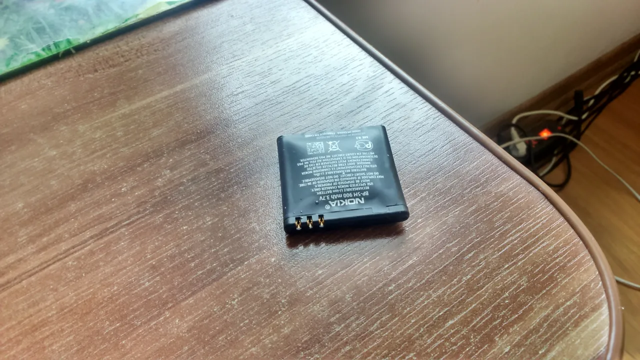 spuchnięta bateria telefonu nokia 6