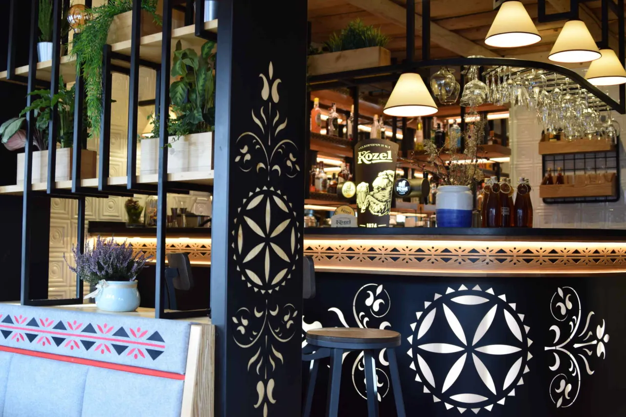 Bukowina Tatrzańska restauracje wnętrze g&oacute;ralskie