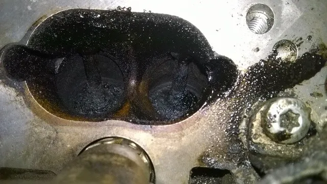 Uszkodzony silnik nagar szlam olej