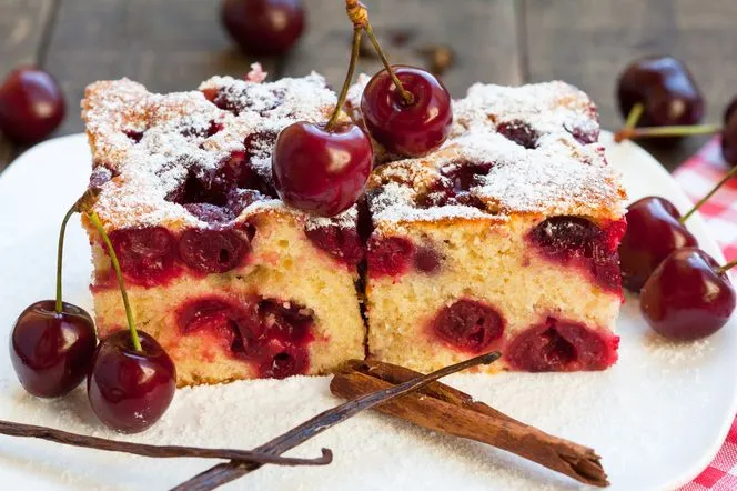 Zdjęcie Prosty przepis na ciasto czereśniowe, które zachwyci każdego domowego smakosza
