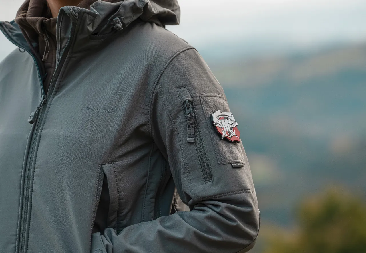 Przemakająca kurtka deszczowa