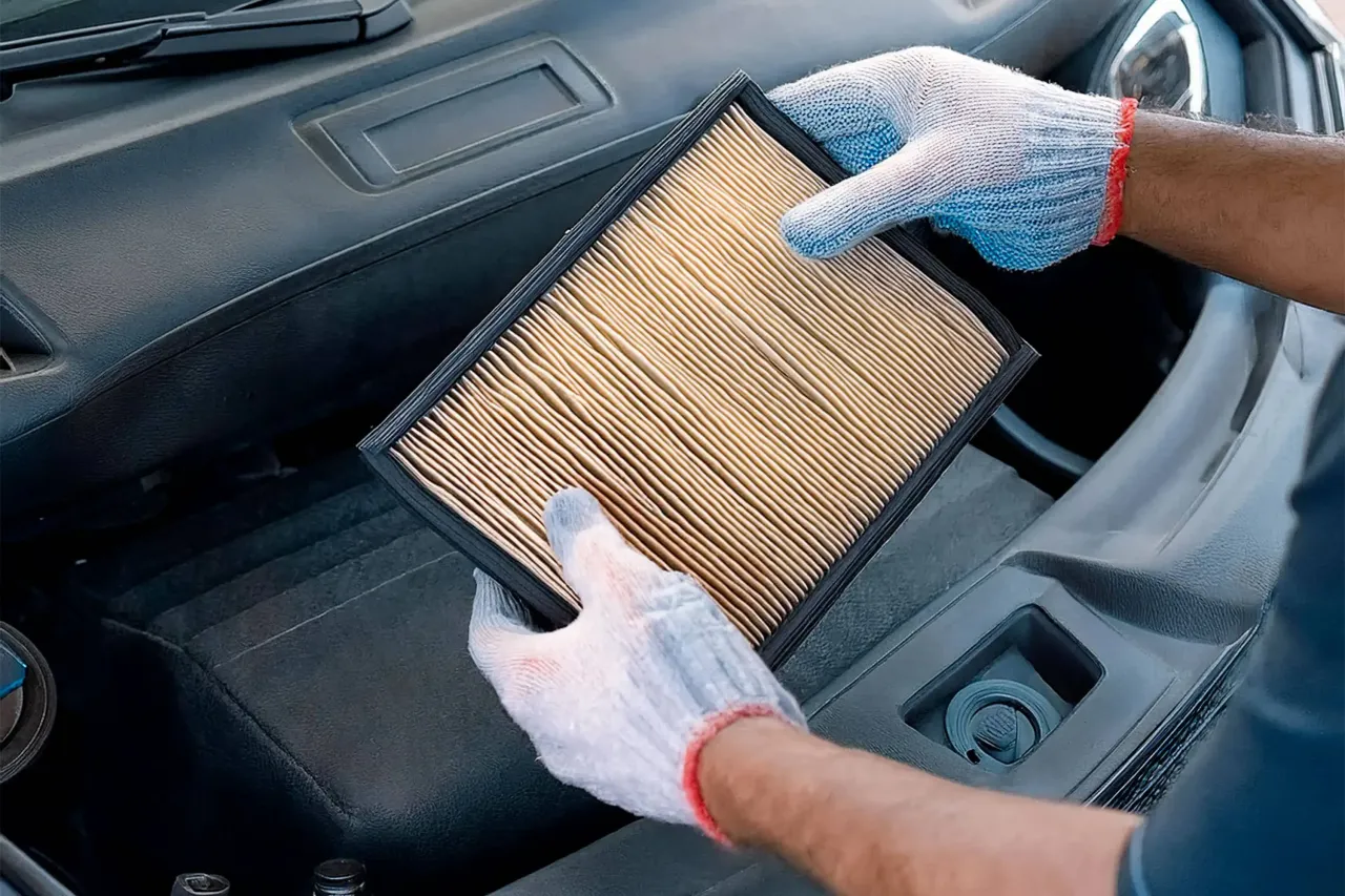 comparaison filtre d'habitacle neuf et filtre d'habitacle usagé