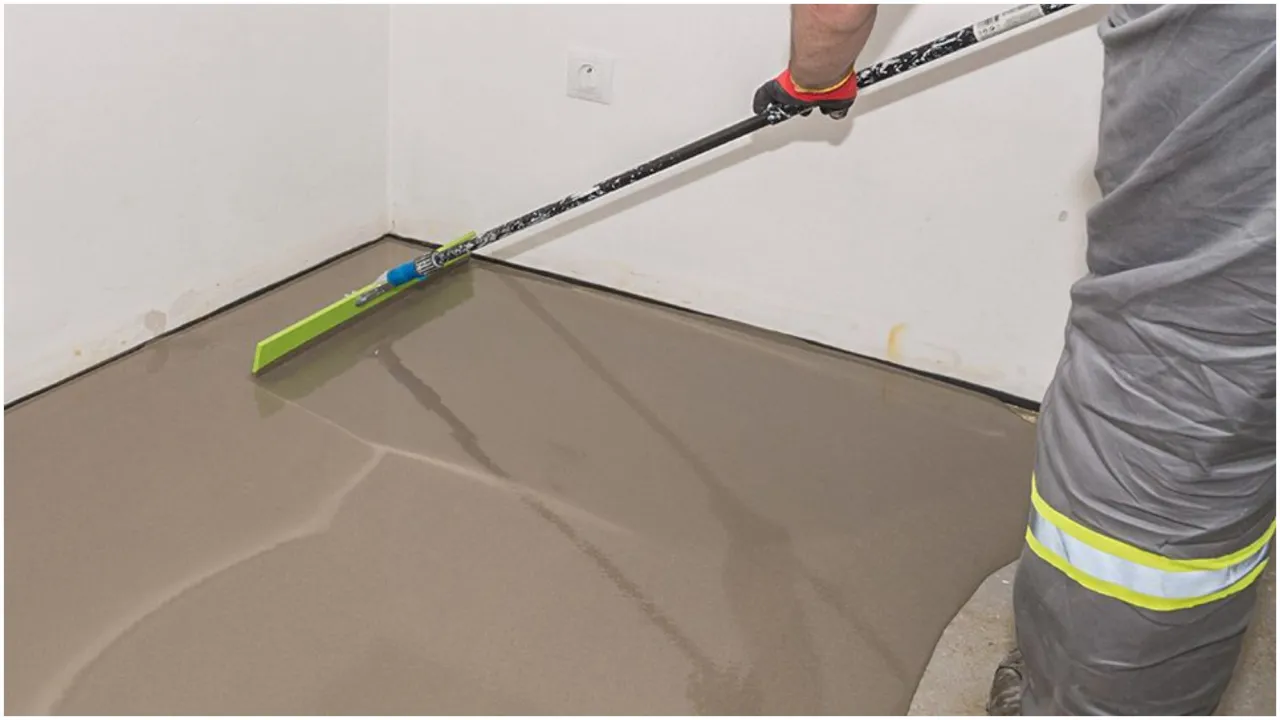 wylewka samopoziomująca pod panele płytki