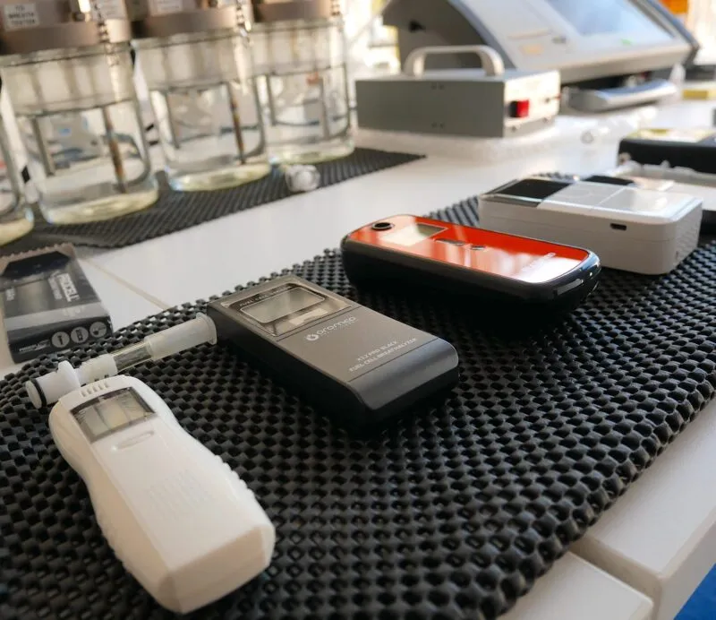 Porównanie alkomatów do 500 zł