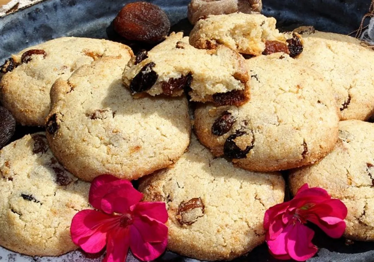 ciastka z kaszy manny z twarogiem i owocami