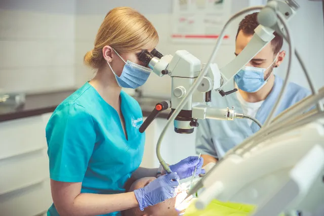 Asystentka stomatologiczna praca gabinet