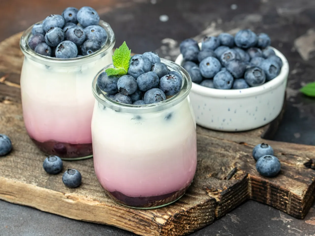 Zdrowe śniadanie z bor&oacute;wkami amerykańskimi