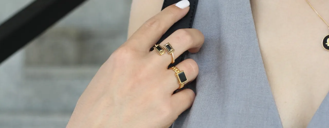 Biżuteria do pracy i na wiecz&oacute;r por&oacute;wnanie