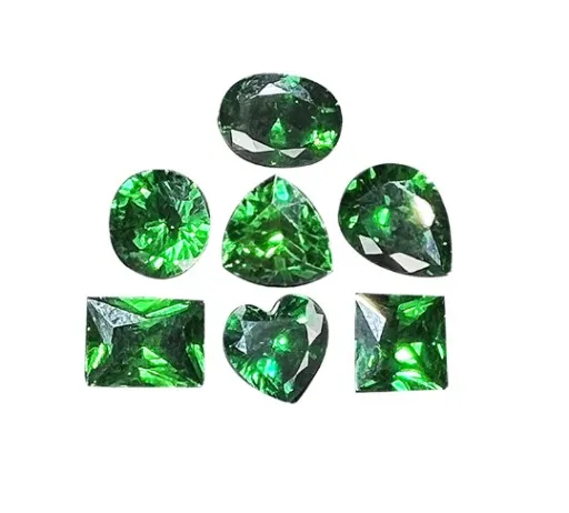 r&oacute;żne szmaragdy o r&oacute;żnej jakości