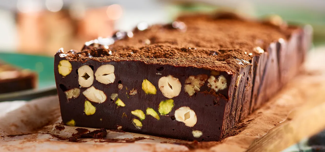 domowy blok czekoladowy z orzechami