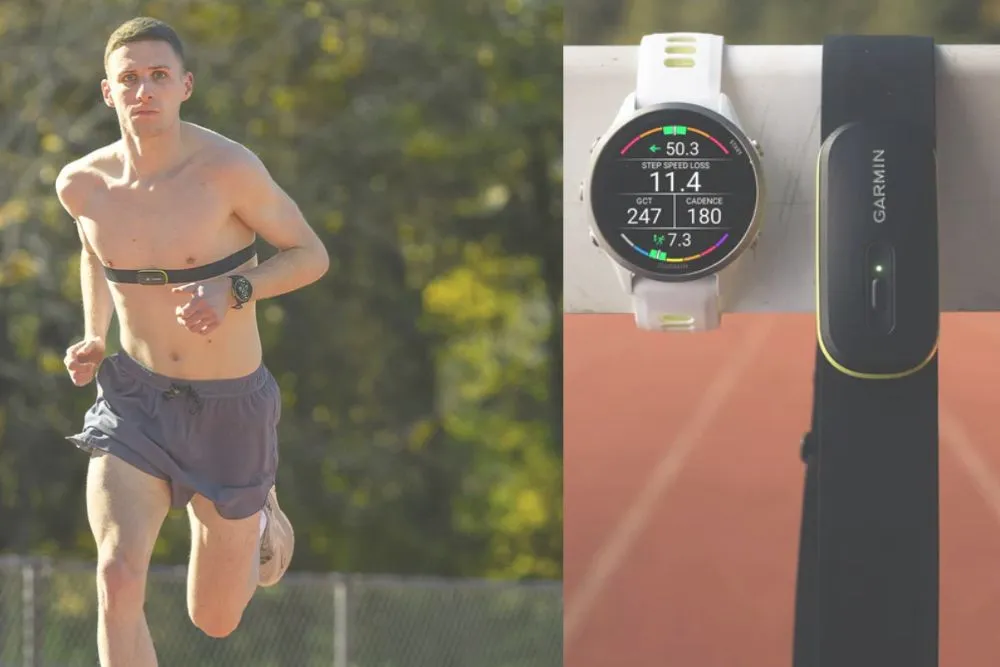 biegacz mierzący tętno zegarkiem i pasem