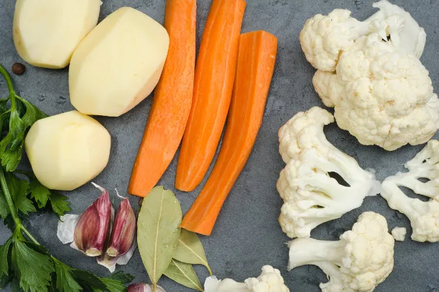 świeży kalafior włoszczyzna składniki zupy