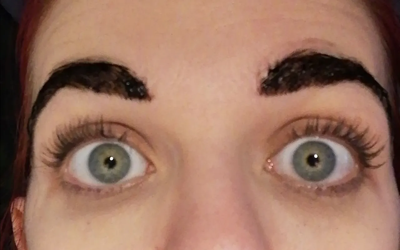 henna pudrowa vs żelowa efekty