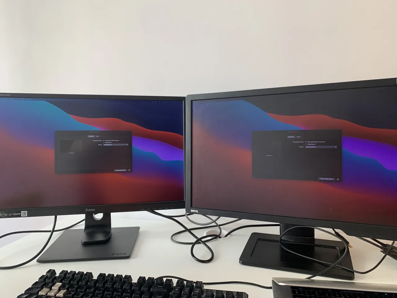 rozwiązywanie problemów z dwoma monitorami