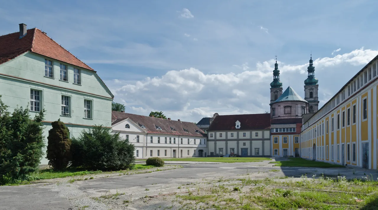 Dwór Biskupi Nysa budynek historyczny