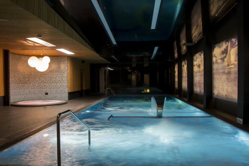 Luksusowa strefa wellness z basenem i saunami