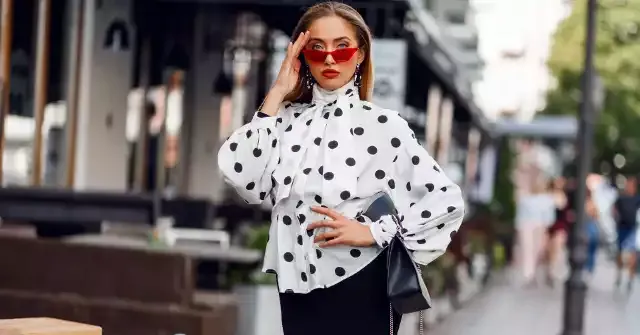 koszula w grochy stylizacje wieczorowe