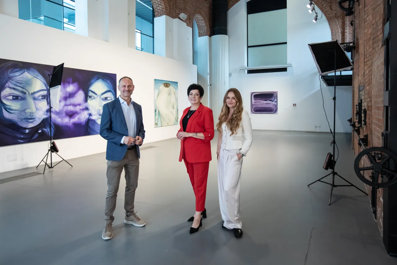 Mazowieckie Centrum Sztuki Wsp&oacute;łczesnej Elektrownia Radom wnętrza wystawy