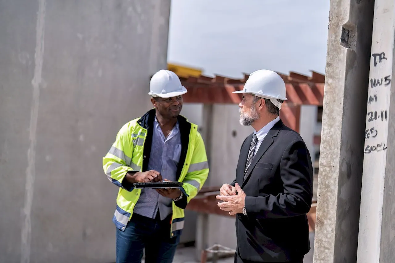 Inspektor budowlany w pracy, nadzór nad budynkiem